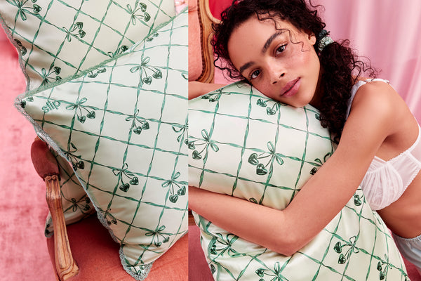 Wintergreen Queen Zippered Pillowcase with Lace Trim